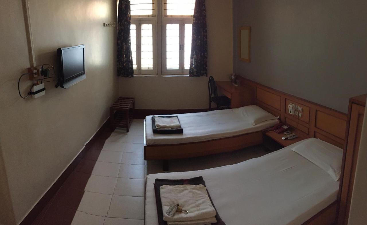 Hotel Satkar Cafeteria Belgaum Esterno foto