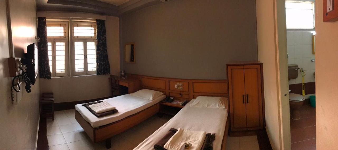 Hotel Satkar Cafeteria Belgaum Esterno foto
