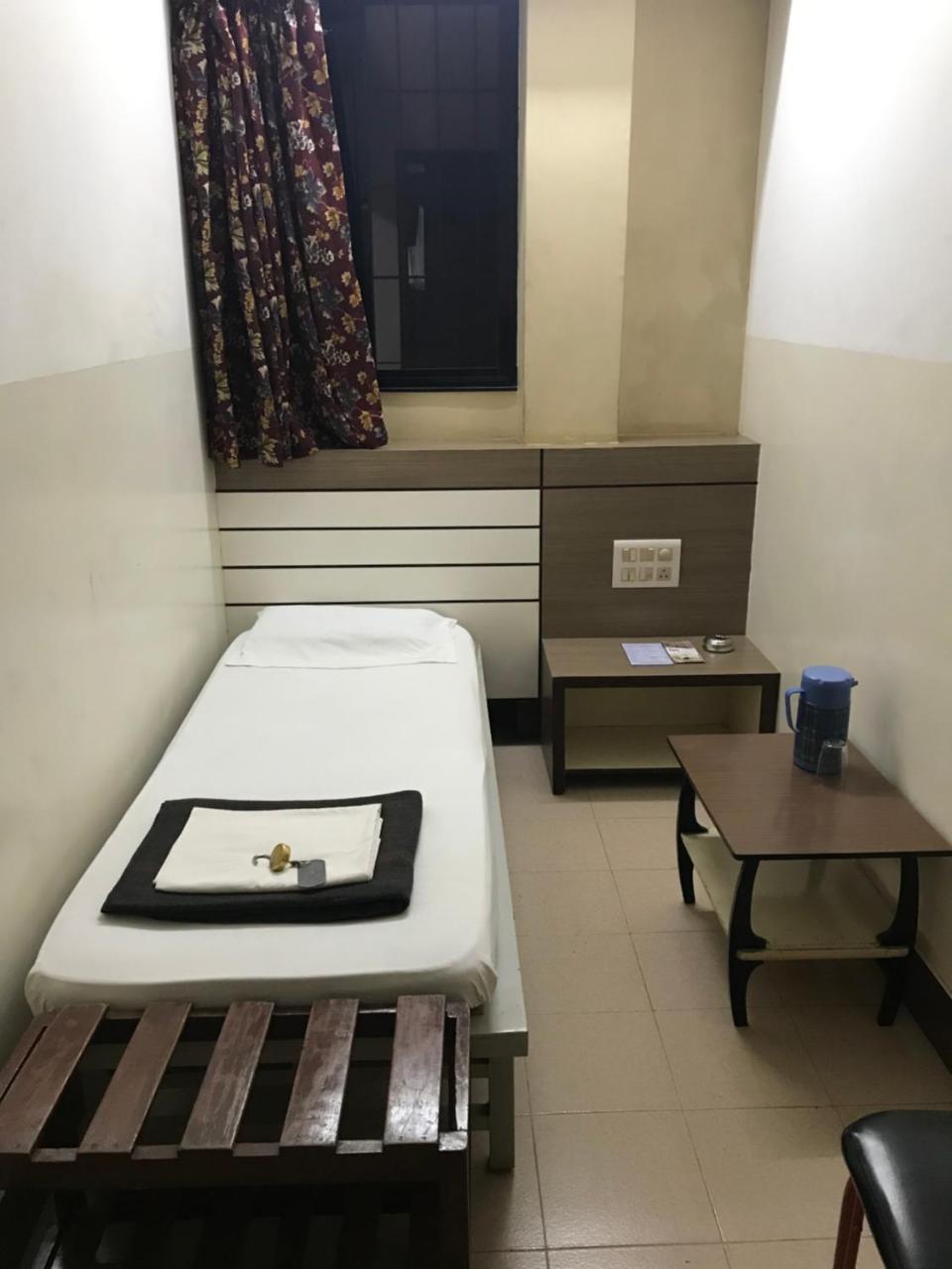 Hotel Satkar Cafeteria Belgaum Esterno foto