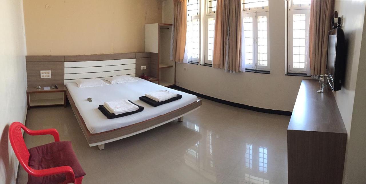 Hotel Satkar Cafeteria Belgaum Esterno foto