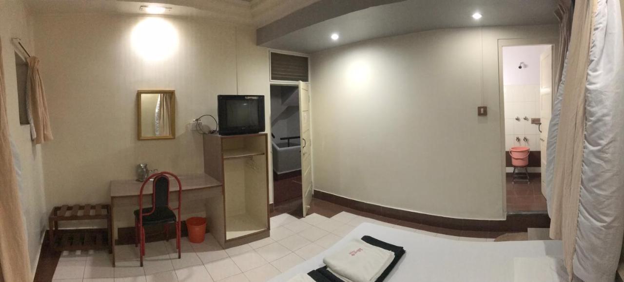Hotel Satkar Cafeteria Belgaum Esterno foto