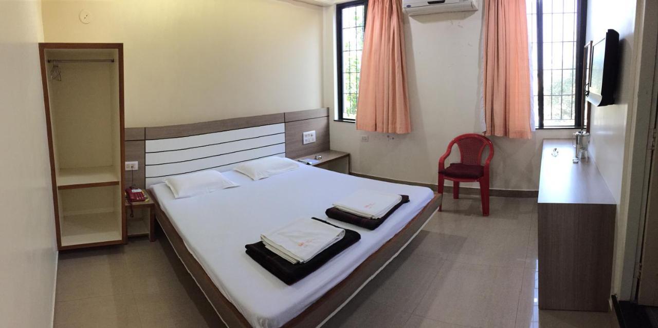 Hotel Satkar Cafeteria Belgaum Esterno foto