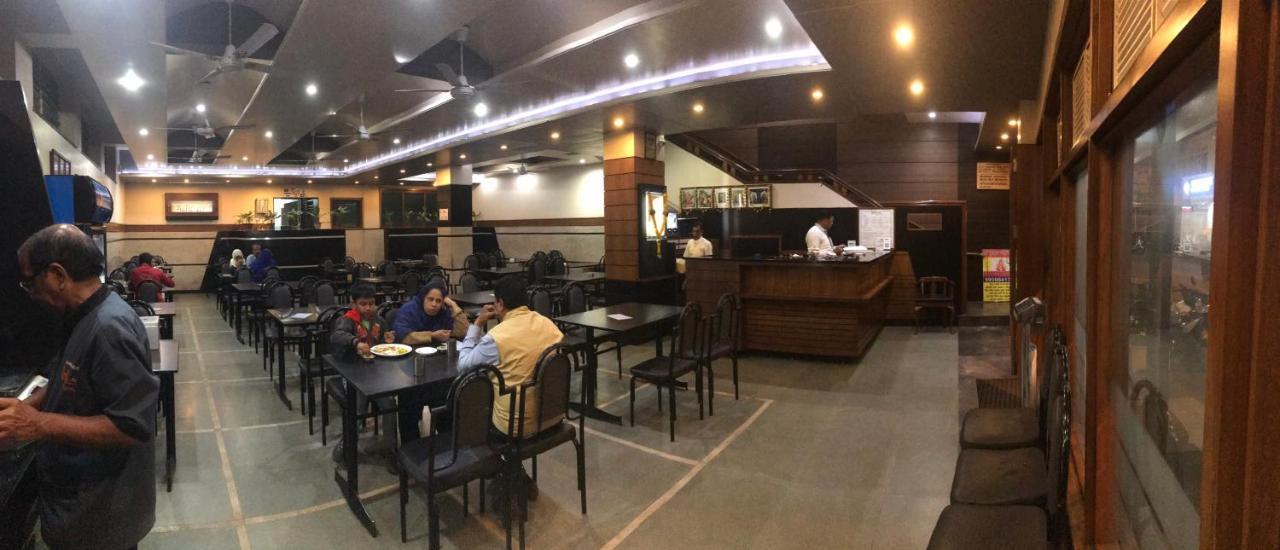 Hotel Satkar Cafeteria Belgaum Esterno foto